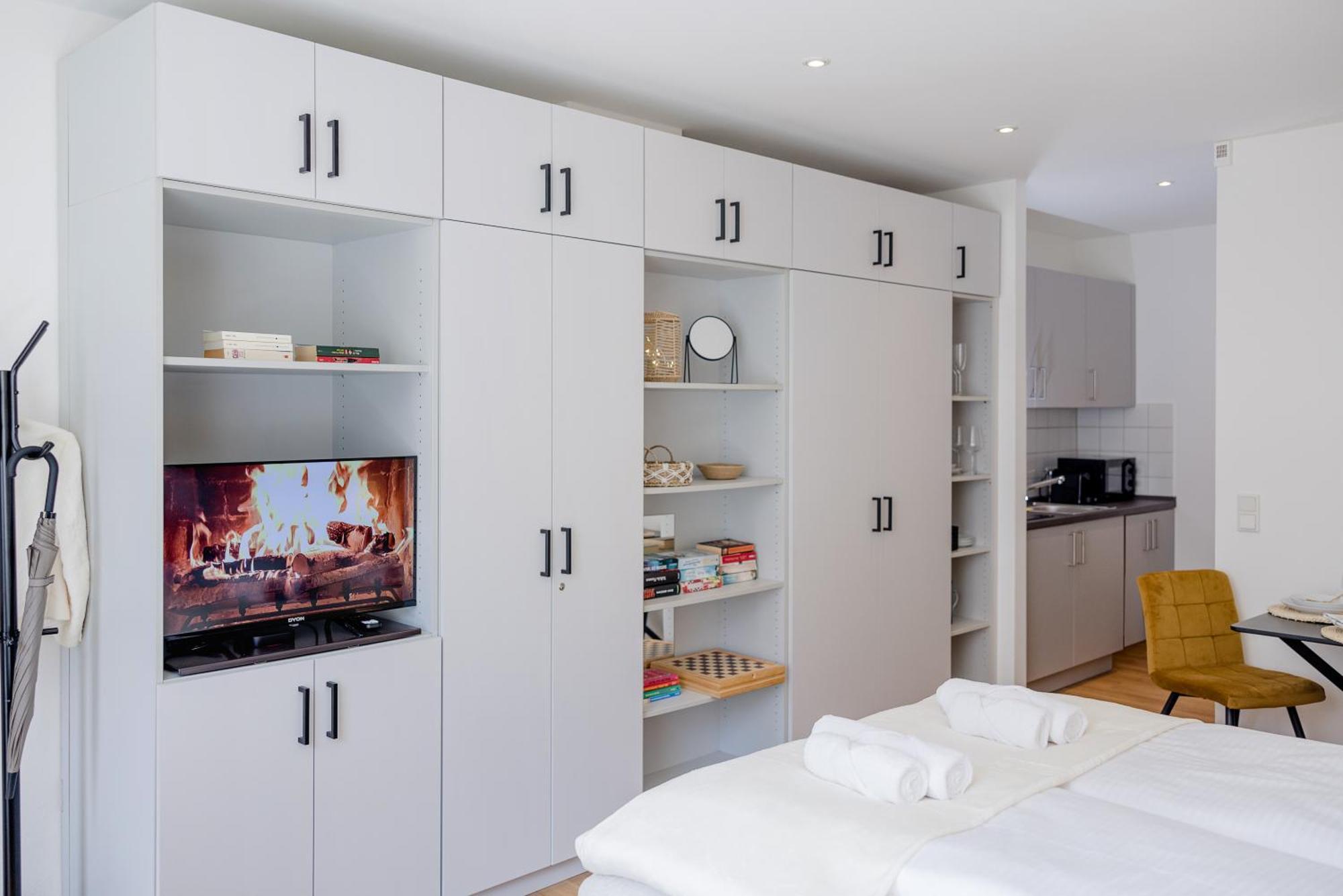 Lumen Homes - Altstadt-Studio Direkt Im Zentrum, Kueche, Netflix, Oeffentlicher Parkplatz Ums Eck 因戈尔施塔特 外观 照片