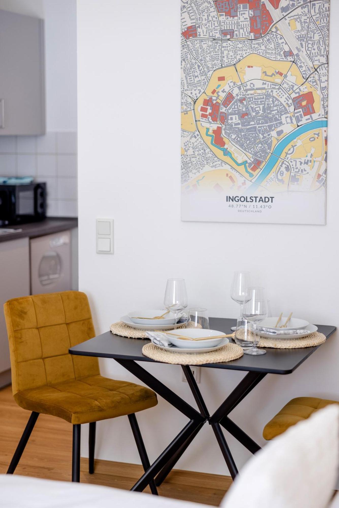Lumen Homes - Altstadt-Studio Direkt Im Zentrum, Kueche, Netflix, Oeffentlicher Parkplatz Ums Eck 因戈尔施塔特 外观 照片