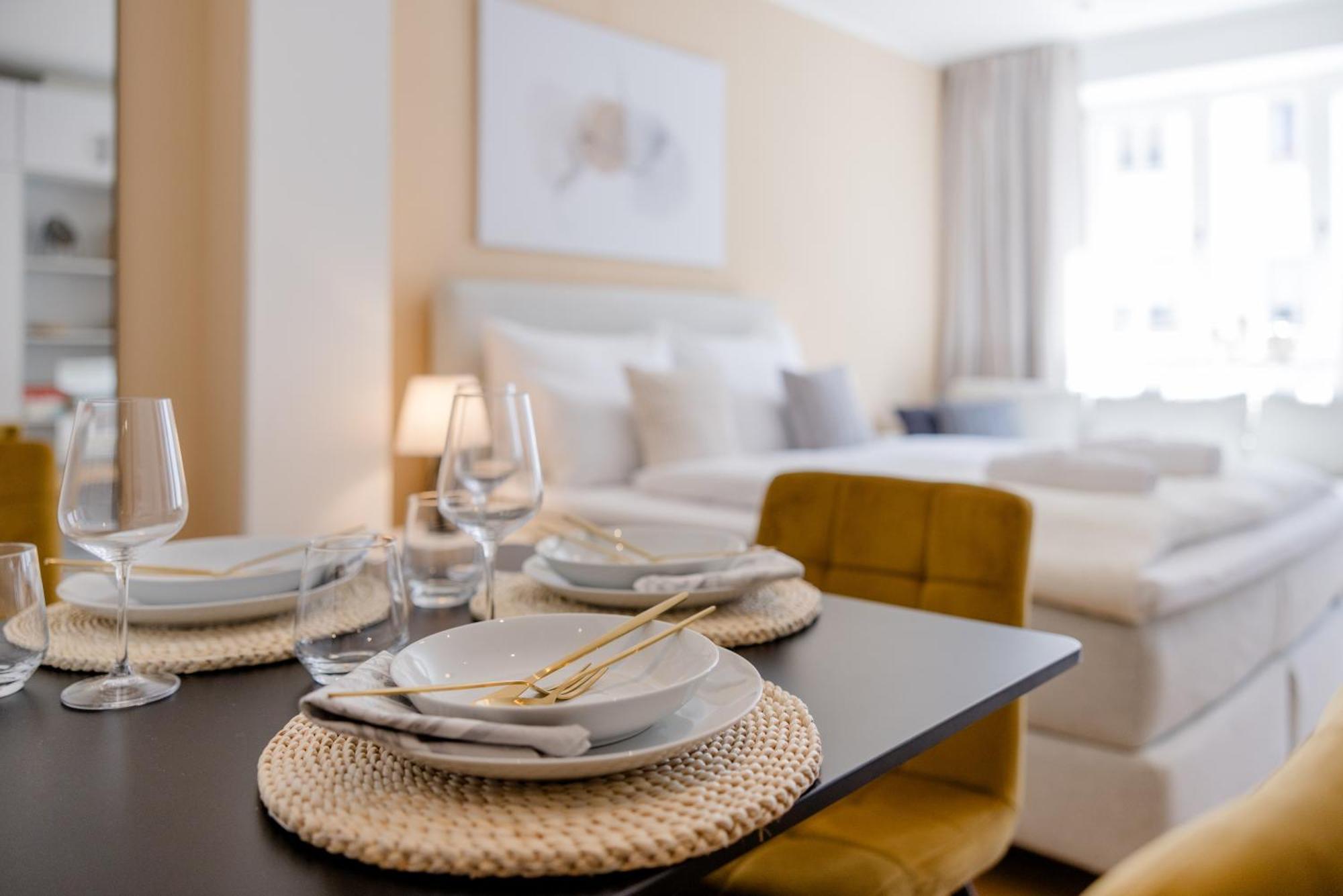 Lumen Homes - Altstadt-Studio Direkt Im Zentrum, Kueche, Netflix, Oeffentlicher Parkplatz Ums Eck 因戈尔施塔特 外观 照片